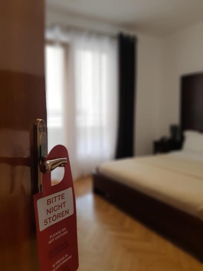 Hotel De Paris تيرانا المظهر الخارجي الصورة